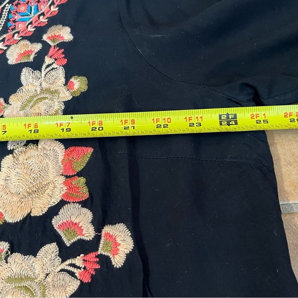 Andree by Unit Black Boho Tunic with Floral Embroidery 1X - Picture 6 of 9